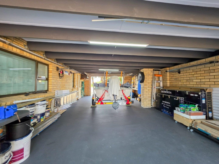 3 Bedroom Property for Sale in Stilbaai Wes Western Cape
